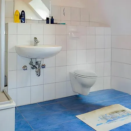 Ferienwohnung Ostseebad Breege شقة *